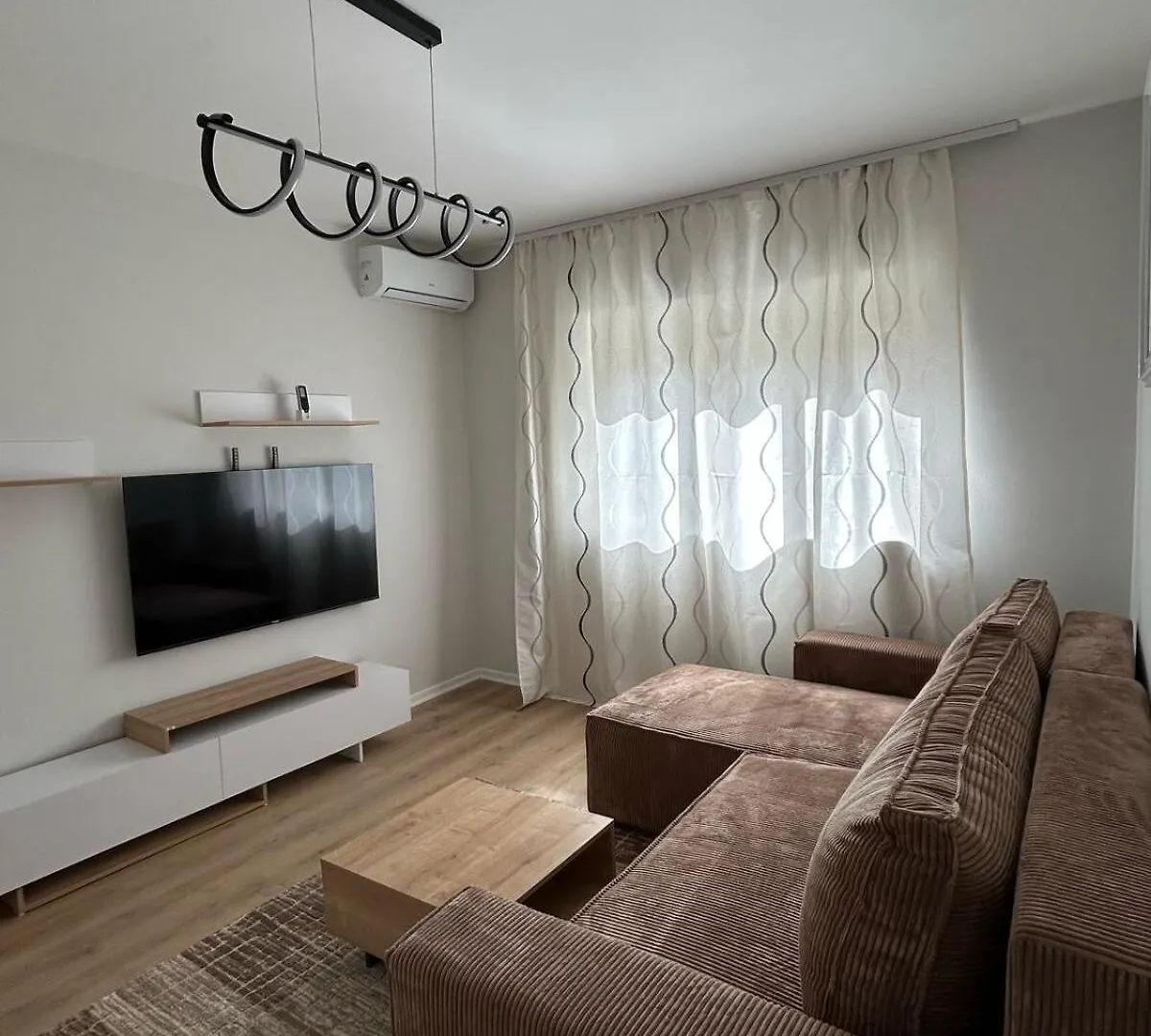 Cute Apartment At City Centre Tirana